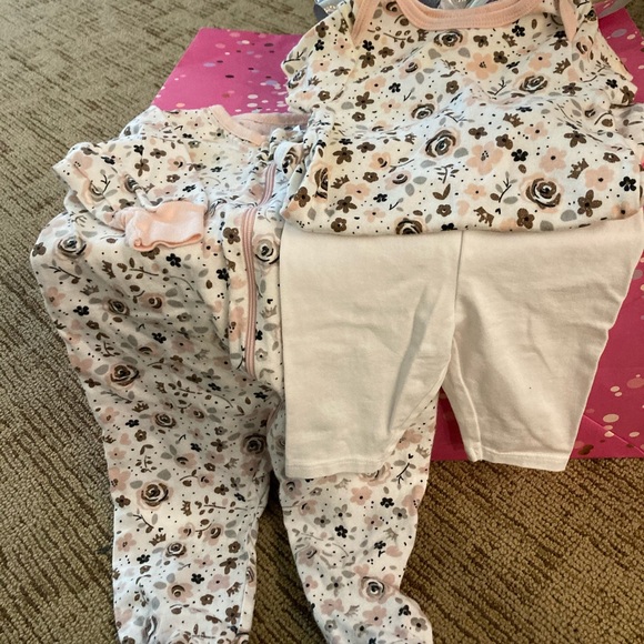 Full sleeper and one z with white shorts - Picture 2 of 2